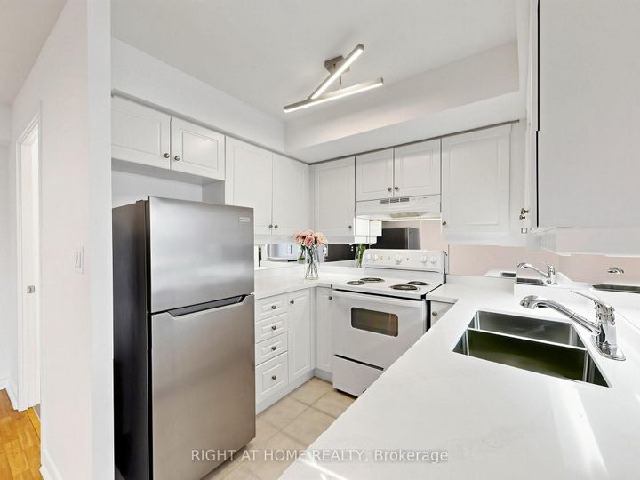 Photo 19 at 606 - 8 Rean Drive, Bayview Village, Toronto