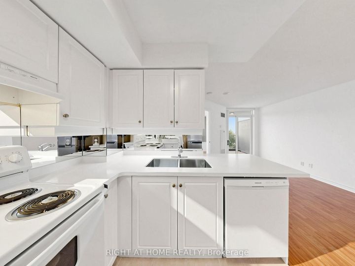 Photo 20 at 606 - 8 Rean Drive, Bayview Village, Toronto