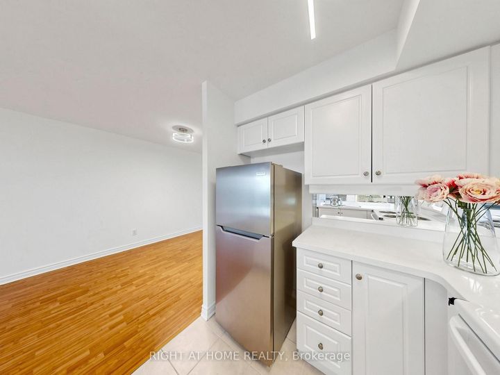 Photo 21 at 606 - 8 Rean Drive, Bayview Village, Toronto
