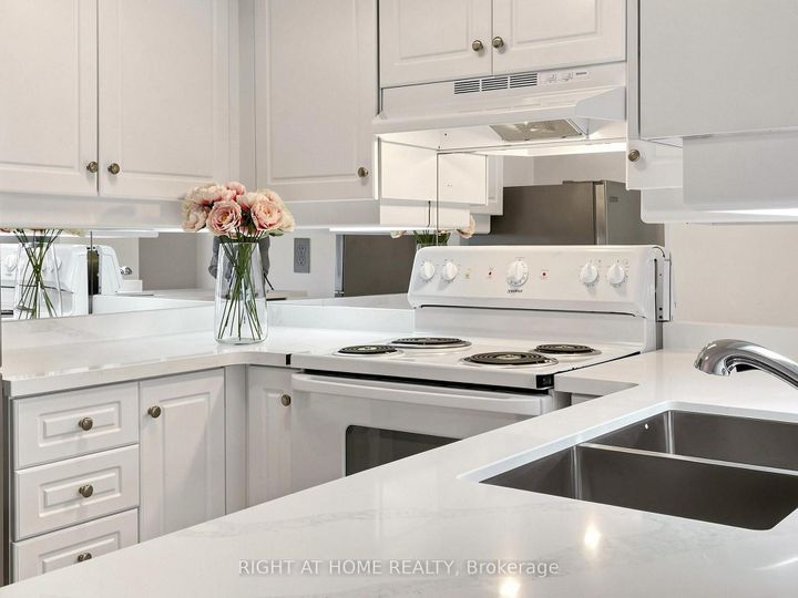 Photo 23 at 606 - 8 Rean Drive, Bayview Village, Toronto