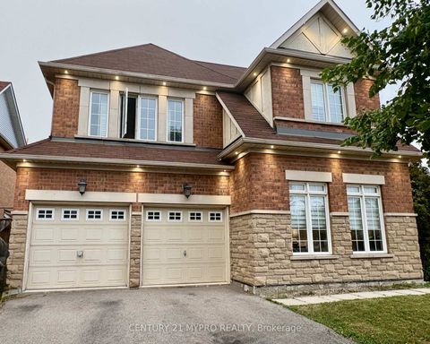 Photo 2 at 12 Sergio Marchi Street, CFB, Toronto