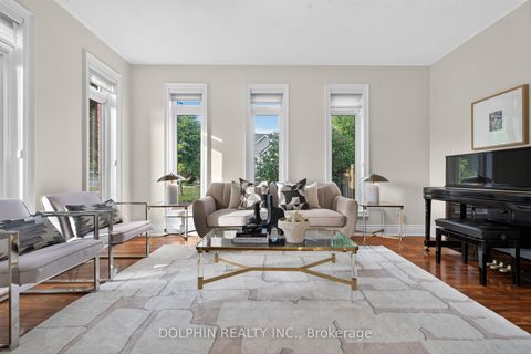 Photo 4 at 735 Foxcroft Boulevard, Wyndham, Newmarket