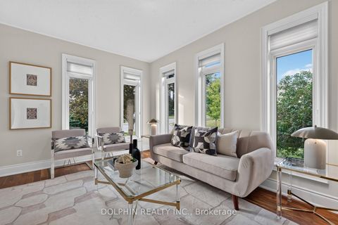 Photo 6 at 735 Foxcroft Boulevard, Wyndham, Newmarket