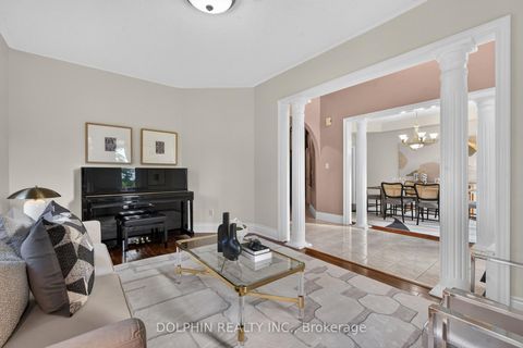 Photo 8 at 735 Foxcroft Boulevard, Wyndham, Newmarket