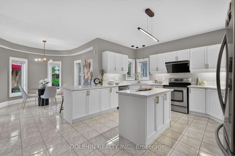 Photo 17 at 735 Foxcroft Boulevard, Wyndham, Newmarket