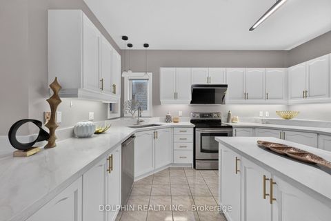 Photo 18 at 735 Foxcroft Boulevard, Wyndham, Newmarket