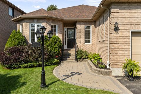 Photo 1 at 14 Prince George Crescent, Shore, Barrie