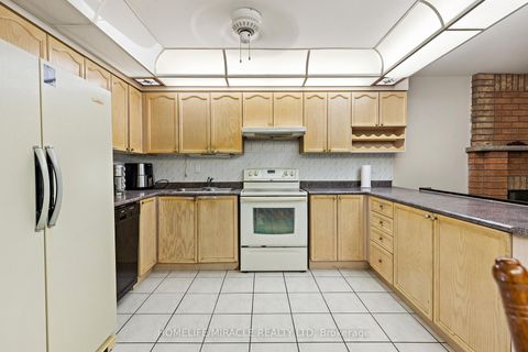Photo 5 at 33 Torrens Avenue, Broadview North, Toronto