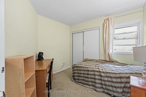 Photo 12 at 33 Torrens Avenue, Broadview North, Toronto