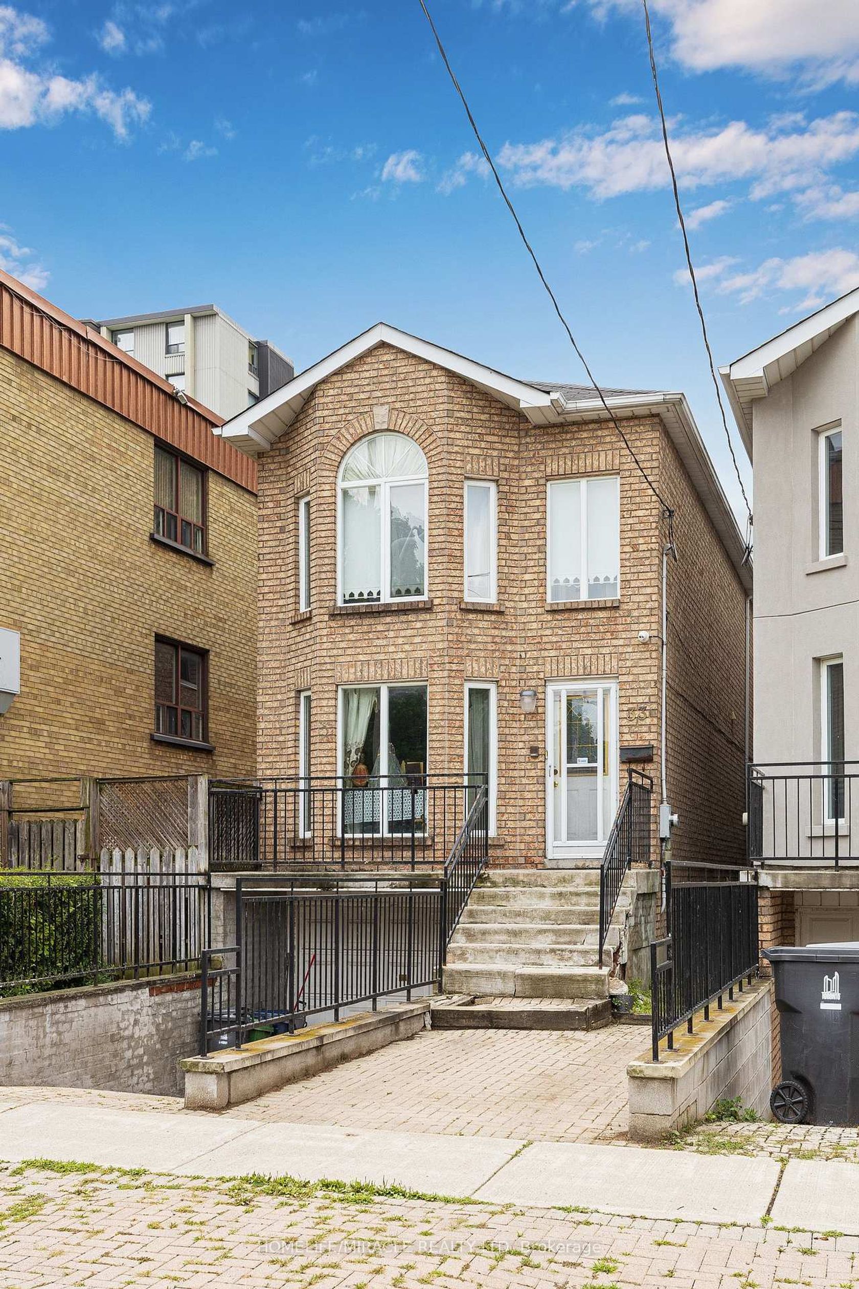 33 Torrens Avenue, Broadview North, Toronto 