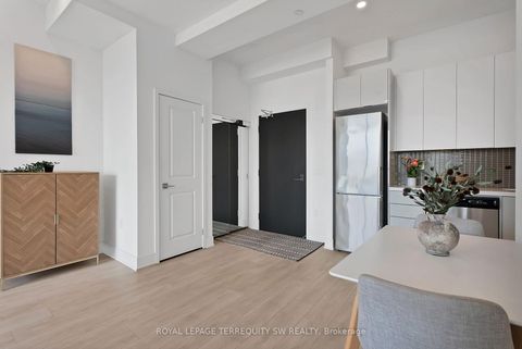 Photo 1 at 515 - 2916 Highway 7, Concord, Vaughan