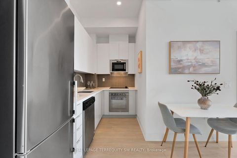 Photo 4 at 515 - 2916 Highway 7, Concord, Vaughan