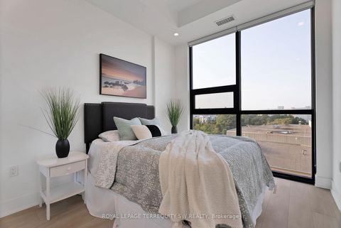 Photo 11 at 515 - 2916 Highway 7, Concord, Vaughan