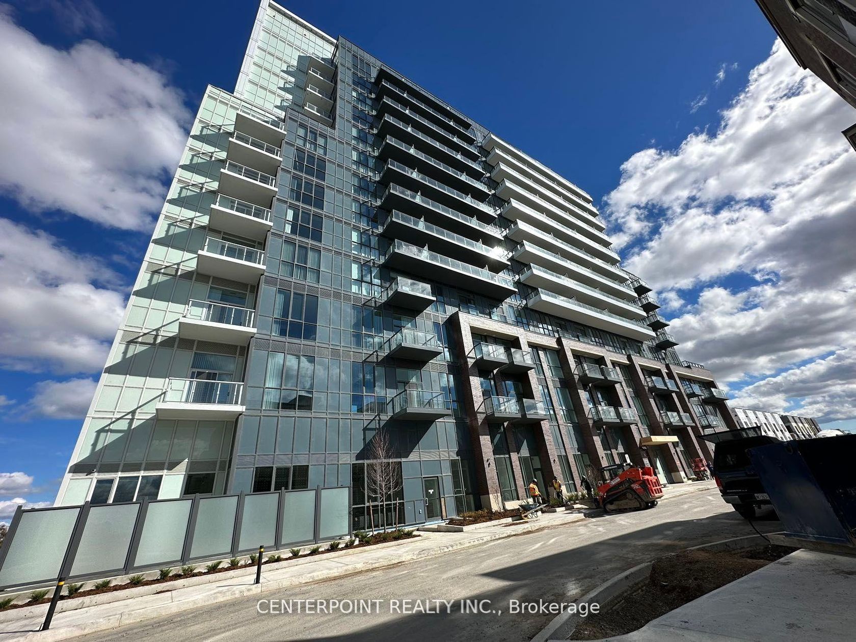 615 - 60 Honeycrisp Crescent, Vaughan Corporate Centre, Vaughan photo number 2