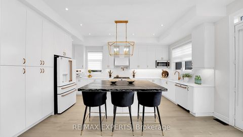 Photo 11 at 89 Rosshaven Crescent, Vellore Village, Vaughan