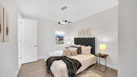 Photo 33 at 89 Rosshaven Crescent, Vellore Village, Vaughan