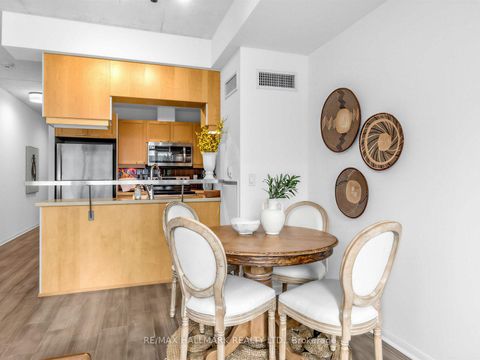 Photo 9 at 728 - 333 Adelaide Street E, Moss Park, Toronto