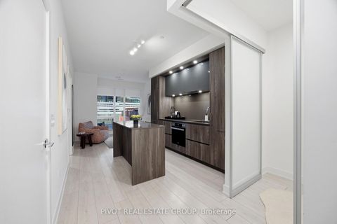 Photo 8 at 518 - 15 Mercer Street, Waterfront Communities C1, Toronto