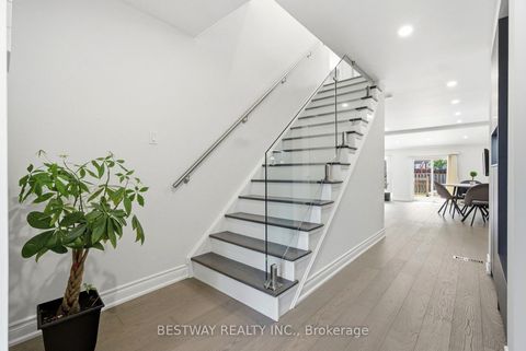 Photo 4 at 86 Tambrook Drive, L'Amoreaux, Toronto