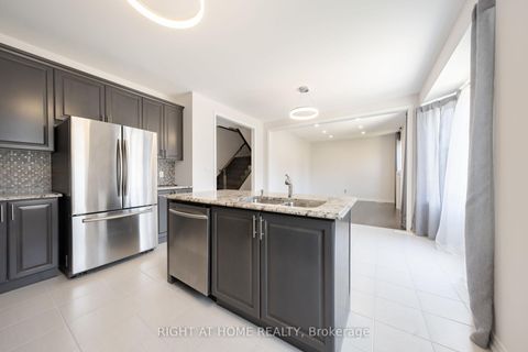 Photo 10 at 972 Green Street, Lefroy, Innisfil