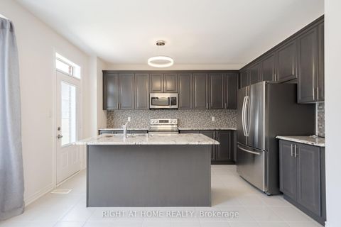 Photo 11 at 972 Green Street, Lefroy, Innisfil