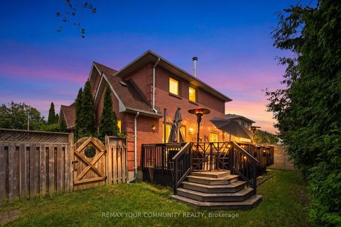 Photo 2 at 68 Autumn Way, Aurora Heights, Aurora