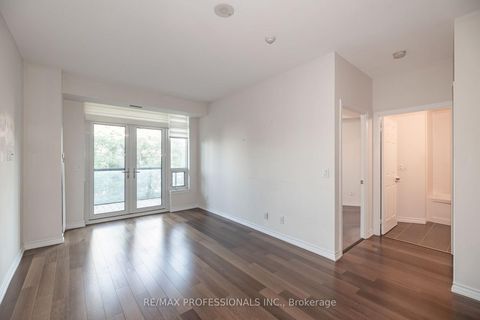 Photo 3 at 312 - 1135 Royal York Road, Humber Valley, Toronto