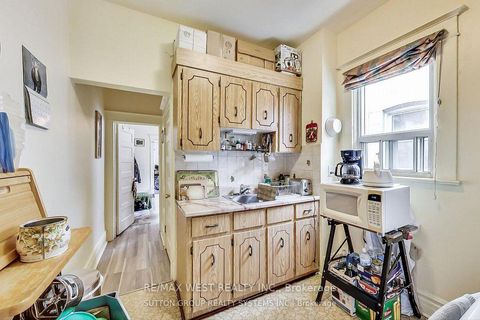 Photo 15 at 328 High Park Avenue, Junction Area, Toronto