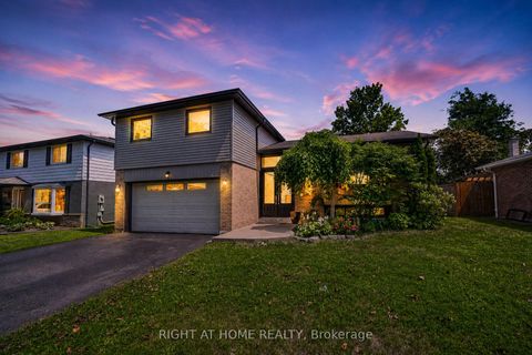 Photo 2 at 17 Clover Avenue, Allandale Heights, Barrie