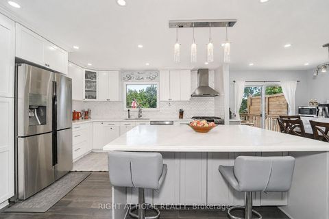 Photo 23 at 17 Clover Avenue, Allandale Heights, Barrie