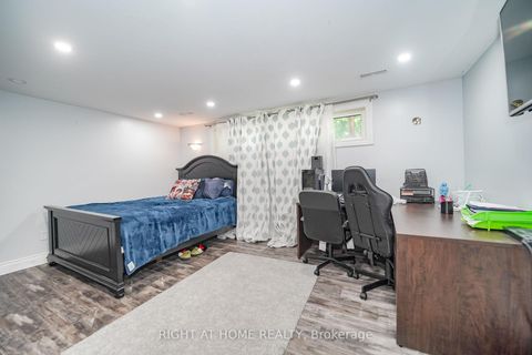 Photo 32 at 17 Clover Avenue, Allandale Heights, Barrie