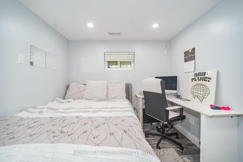 Photo 36 at 17 Clover Avenue, Allandale Heights, Barrie