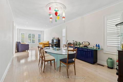 Photo 7 at 35 Palace Court, Doncrest, Richmond Hill