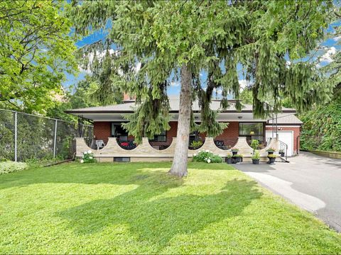 Photo 3 at 76 Westona Street, Humber Heights, Toronto