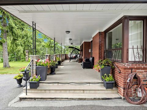 Photo 5 at 76 Westona Street, Humber Heights, Toronto