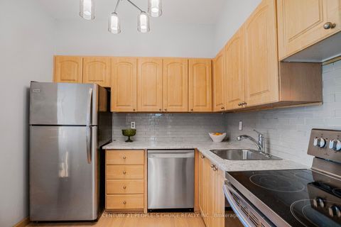 Photo 8 at 105 - 20 Fashion Roseway, Willowdale East, Toronto