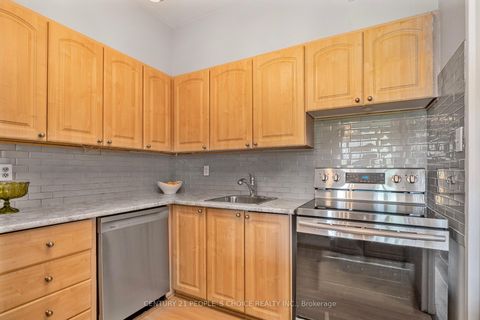 Photo 10 at 105 - 20 Fashion Roseway, Willowdale East, Toronto
