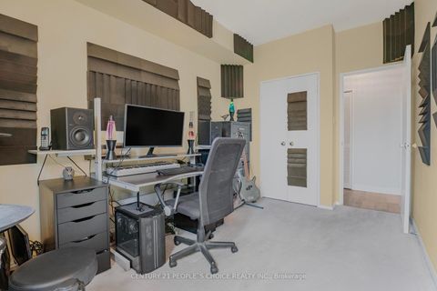 Photo 13 at 105 - 20 Fashion Roseway, Willowdale East, Toronto