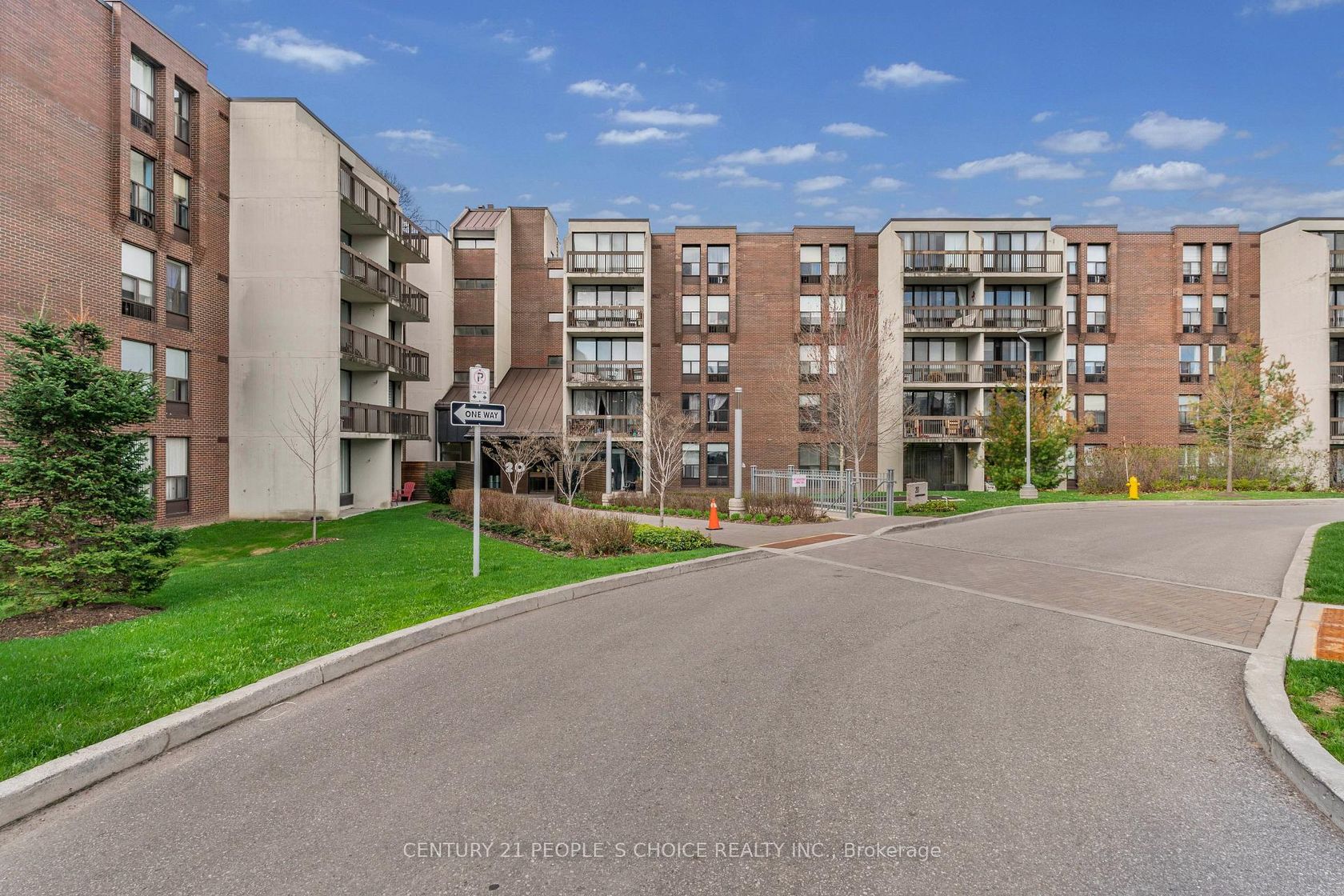 105 - 20 Fashion Roseway, Willowdale East, Toronto photo number 2