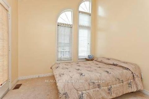 Photo 5 at 74 Mourning Dove Crescent, Malvern, Toronto