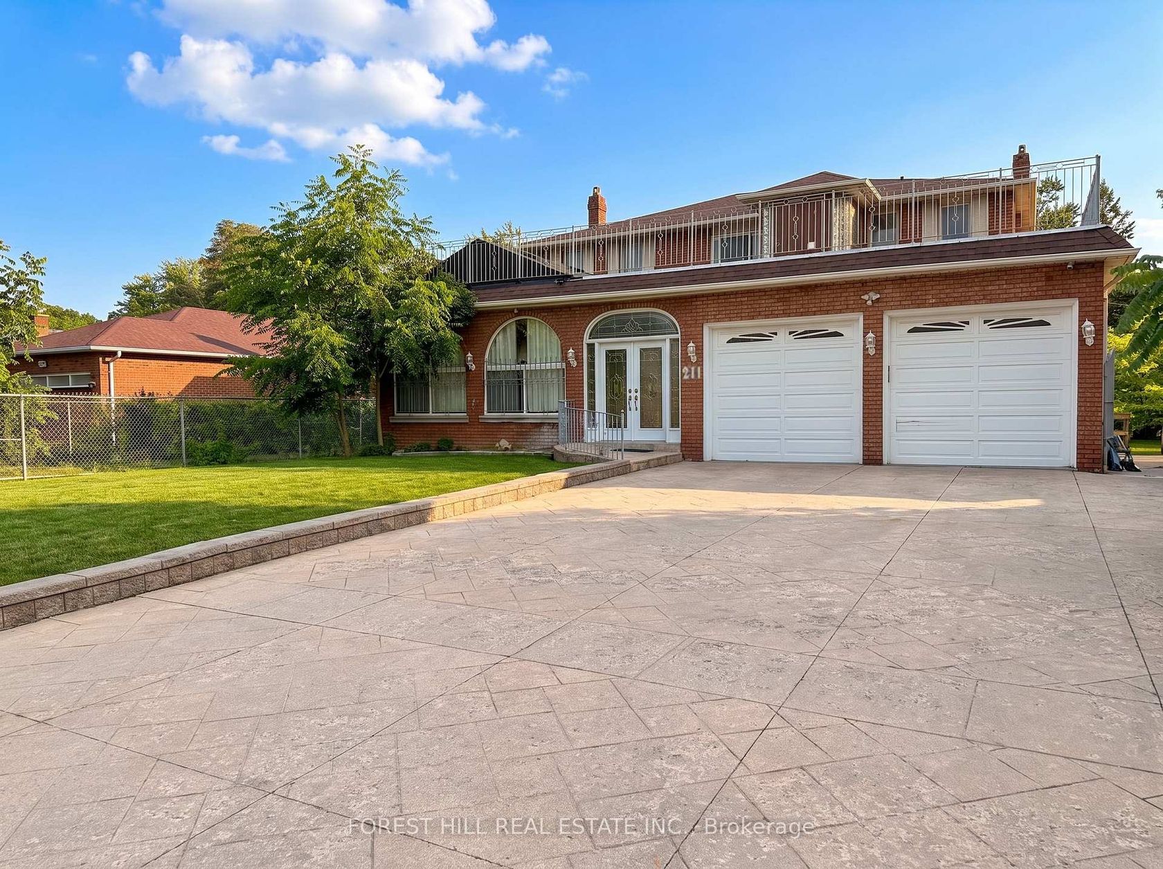 211 Carrville Road, South Richvale, Richmond Hill photo number 2