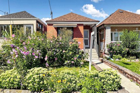 Photo 4 at 180 Gilbert Avenue, Fairbank, Toronto