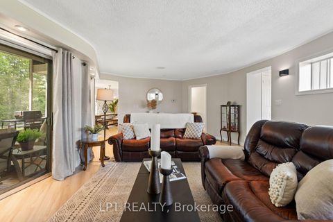 Photo 8 at 204 The Queensway S, Keswick South, Georgina