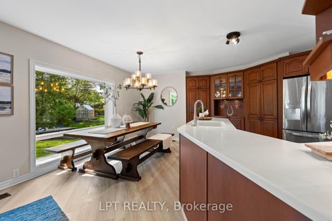 Photo 9 at 204 The Queensway S, Keswick South, Georgina