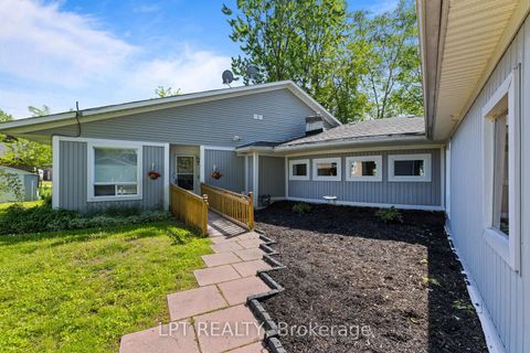 Photo 31 at 204 The Queensway S, Keswick South, Georgina