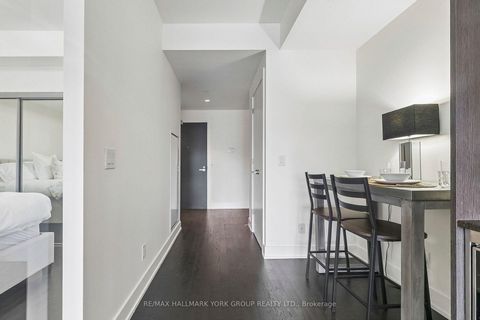 Photo 5 at 606 - 3018 Yonge Street, Lawrence Park South, Toronto