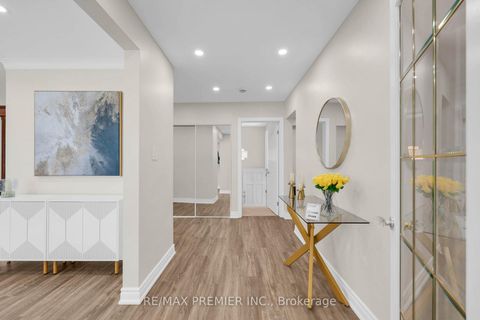 Photo 2 at 62 Keegan Crescent, York University Heights, Toronto