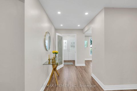 Photo 3 at 62 Keegan Crescent, York University Heights, Toronto