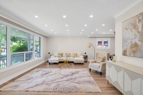 Photo 4 at 62 Keegan Crescent, York University Heights, Toronto