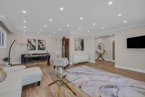 Photo 5 at 62 Keegan Crescent, York University Heights, Toronto